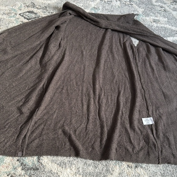 Barefoot Dreams Cozy Sleeveless Open Cardigan - Picture 4 of 7